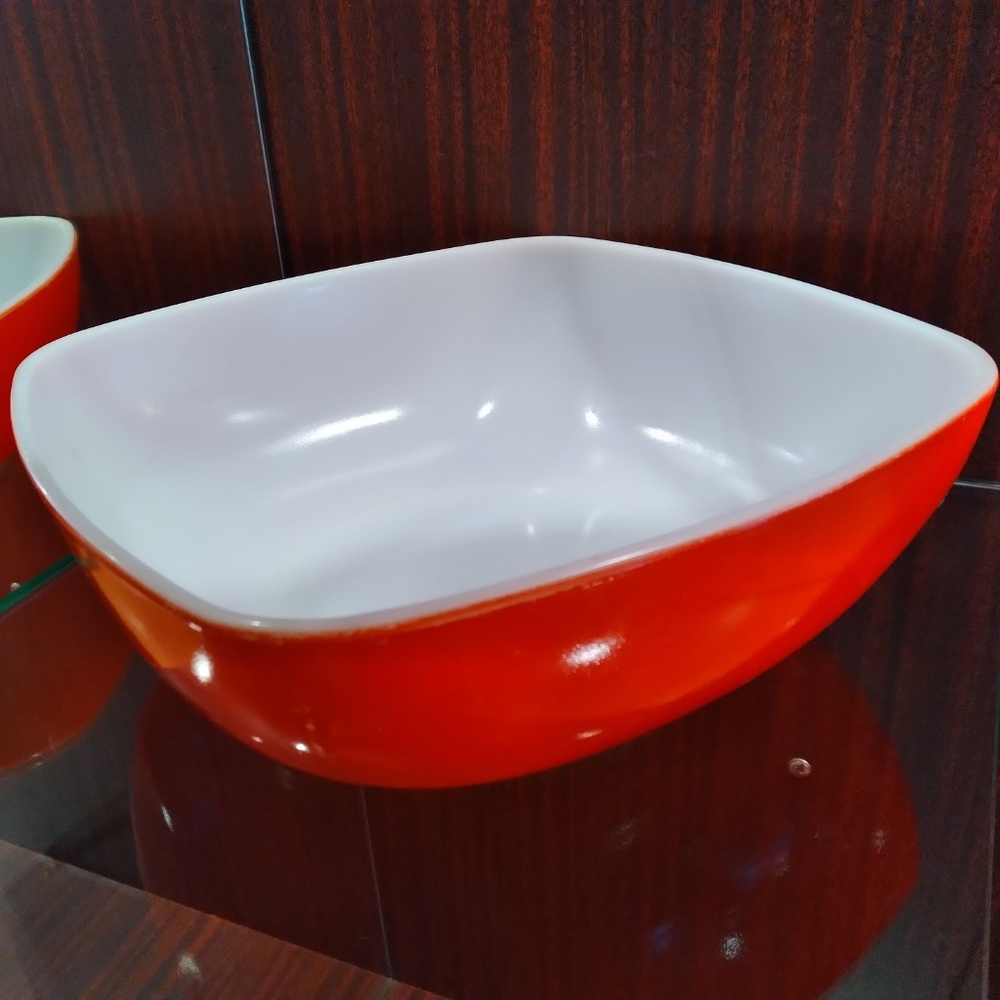 Vintage Pyrex Milk Glass Mixing Bowl
